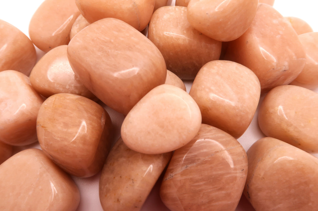 The Top 5 Benefits of Peach Moonstone Crystals